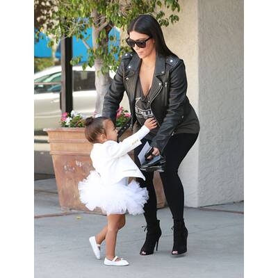 North West: Im Designer-Outfit zur Ballettstunde