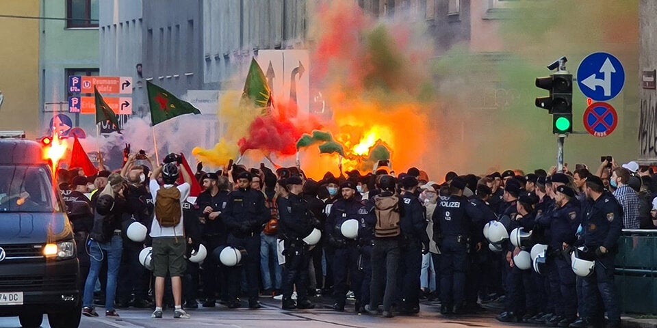 Video zeigt die Gewalt-Eskalation bei Demo in Favoriten