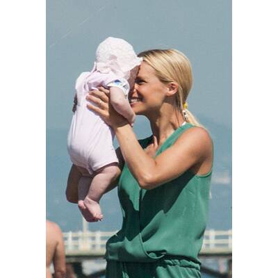 Michelle Hunziker genießt den Sommer mit Mann & Töchtern