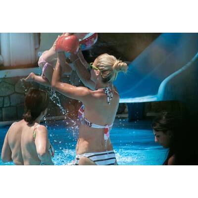 Michelle Hunziker genießt den Sommer mit Mann & Töchtern