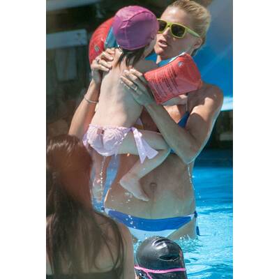 Michelle Hunziker genießt den Sommer mit Mann & Töchtern