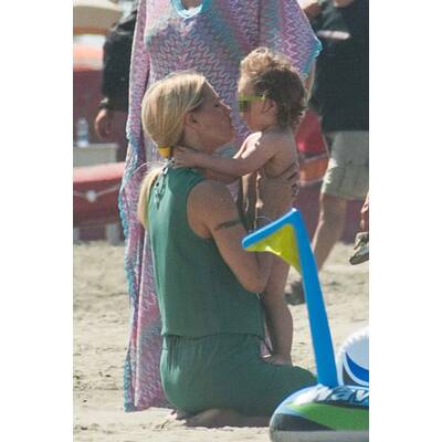 Michelle Hunziker genießt den Sommer mit Mann & Töchtern