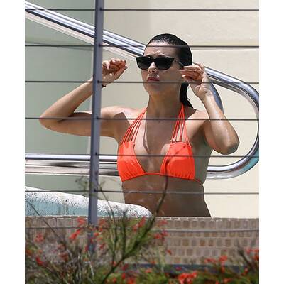 Eva Longoria bricht die Pool-Regeln