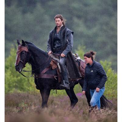 Chris Hemworth: Hoch zu Ross für 