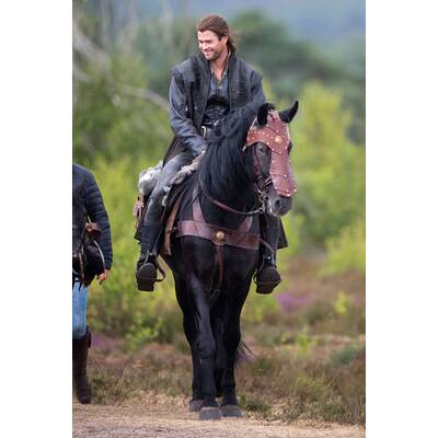 Chris Hemworth: Hoch zu Ross für 