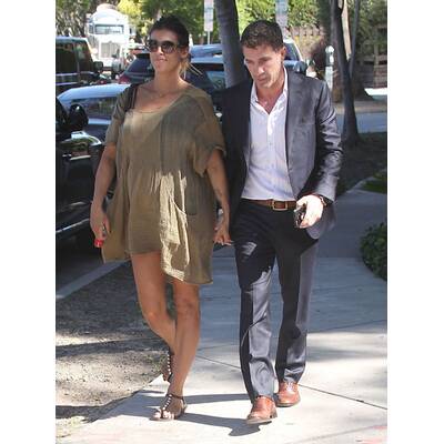 Elisabetta Canalis verhüllt ihren Babybauch