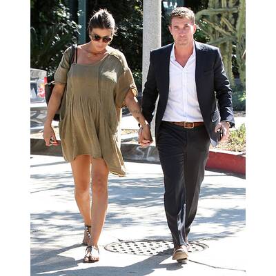 Elisabetta Canalis verhüllt ihren Babybauch