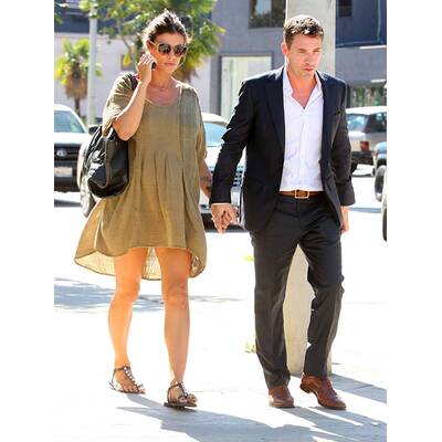 Elisabetta Canalis verhüllt ihren Babybauch