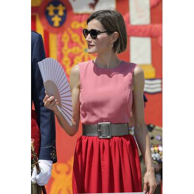 Königin Letizia im Colourblocking-Look