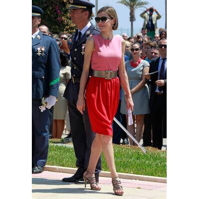 Königin Letizia im Colourblocking-Look