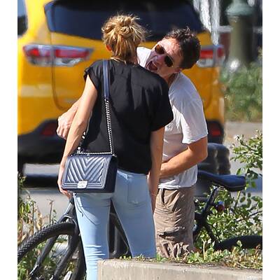 Zach Braff zeigt Bauch & Freundin