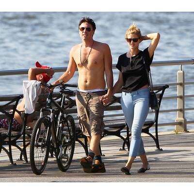 Zach Braff zeigt Bauch & Freundin
