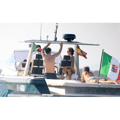 Olivia Palermo relaxt mit Ehemann Johnnes Huebl auf Ibiza