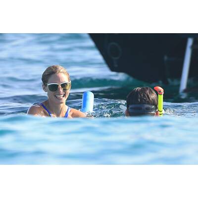 Olivia Palermo relaxt mit Ehemann Johnnes Huebl auf Ibiza