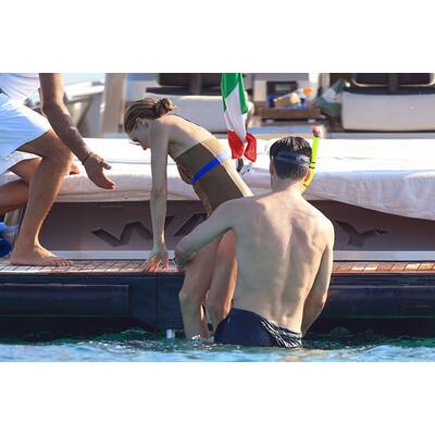 Olivia Palermo relaxt mit Ehemann Johnnes Huebl auf Ibiza