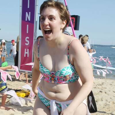 Lena Dunham: Charity-Paddling