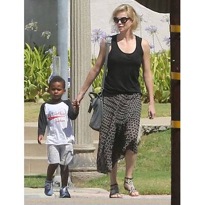 Charlize Theron bringt Sohn Jackson zum Spiel-Date