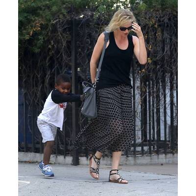 Charlize Theron bringt Sohn Jackson zum Spiel-Date