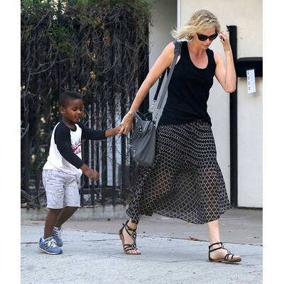 Charlize Theron bringt Sohn Jackson zum Spiel-Date