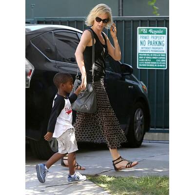 Charlize Theron bringt Sohn Jackson zum Spiel-Date