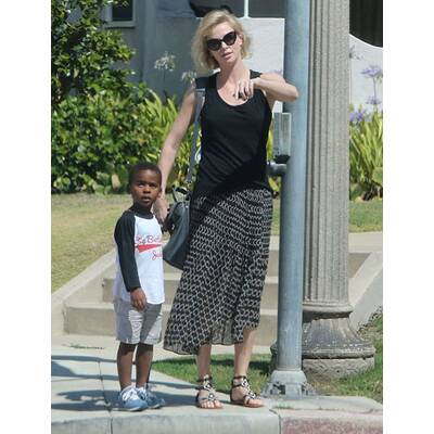 Charlize Theron bringt Sohn Jackson zum Spiel-Date