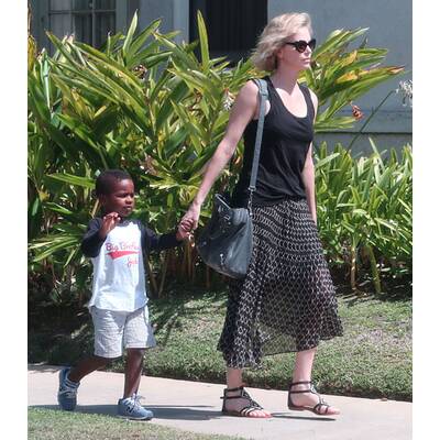 Charlize Theron bringt Sohn Jackson zum Spiel-Date