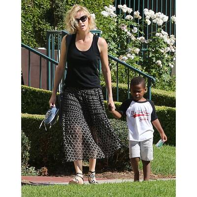 Charlize Theron bringt Sohn Jackson zum Spiel-Date