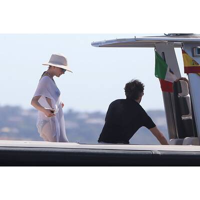 Anne Hathaway: Bikini-Urlaub mit Ehemann