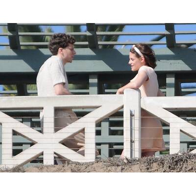 Kristen Stewart & Jesse Eisenberg knutschen