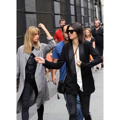 Hailey Baldwin & Kendall Jenner auf Shoppingtour 