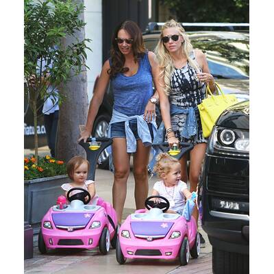 Die Ecclestone-Girls on Tour