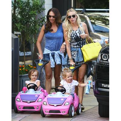 Die Ecclestone-Girls on Tour