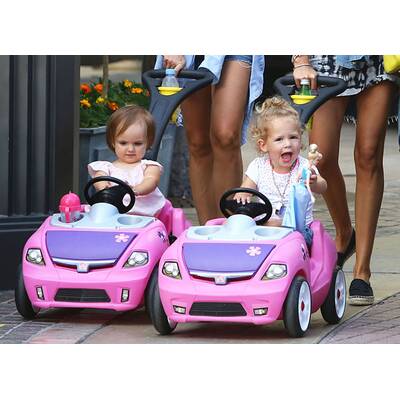 Die Ecclestone-Girls on Tour