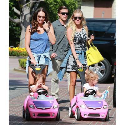 Die Ecclestone-Girls on Tour