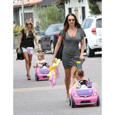 Die Ecclestone-Girls on Tour