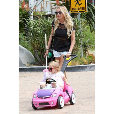 Die Ecclestone-Girls on Tour