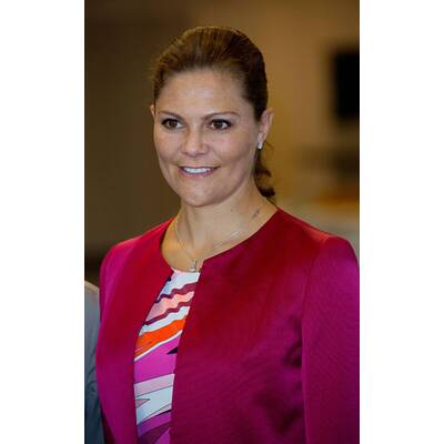 Prinzessin Victoria von Schweden versteckt Mini-Bauch