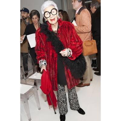 Modeikone Iris Apfel mit Designer Alexander Wang
