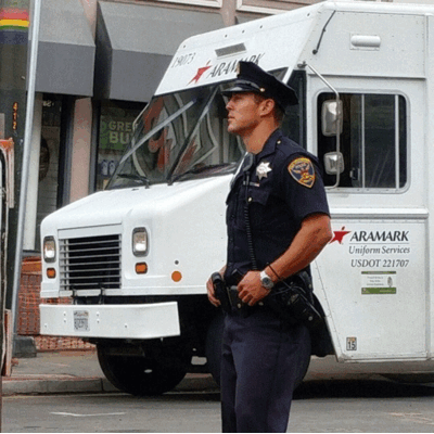 Das ist der heißeste Polizist der Welt! 