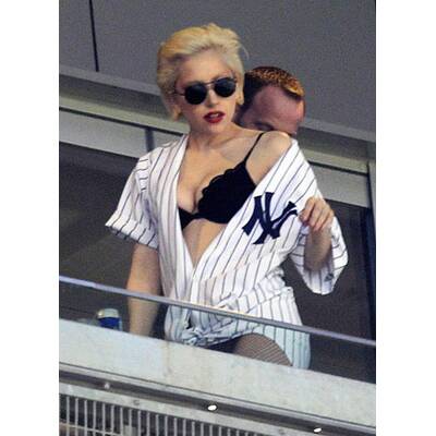 Lady Gaga: In Dessous ins Stadion