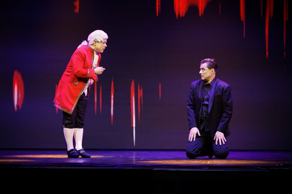 „Falco meets Amadeus“ rockt mit Puff, Basti und Hitler