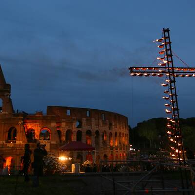 Franziskus betete mit tausenden Menschen
