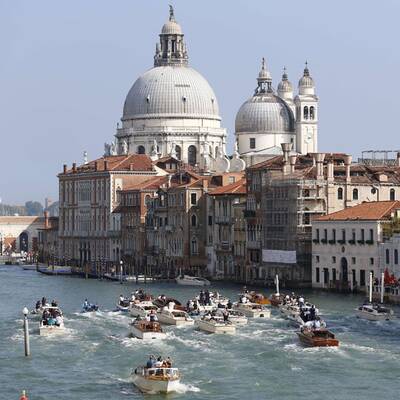 George Clooney & Amal: Die ersten Fotos nach der Hochzeit