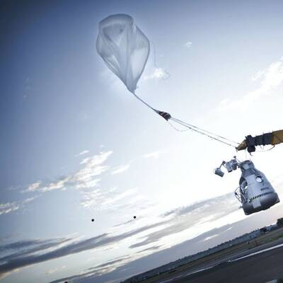 Wegen Windes wurde Baumgartners Sprung abgebrochen.
