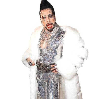 H. Glööckler hält heuer Hof.