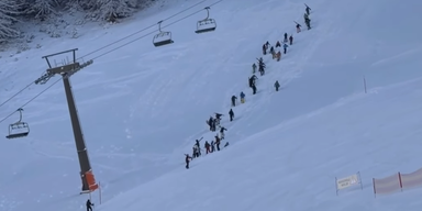 Lift kaputt: Skifahrer m&uuml;ssen zu Fu&szlig; auf den Berg