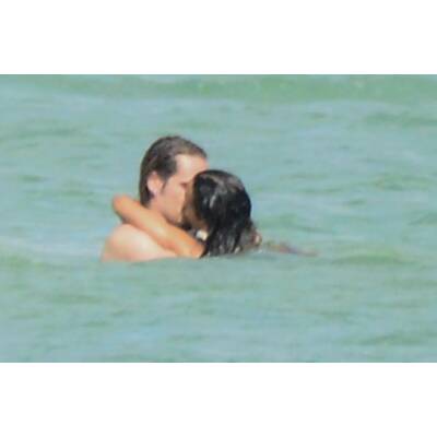 Zoe Saldana & Ehemann Marco Perego: Knutsch-Show in Mexiko