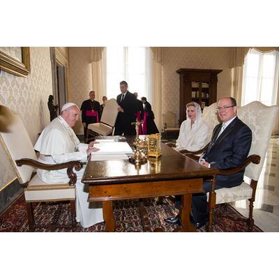 Fürstin Charlène & Albert treffen Papst Franziskus