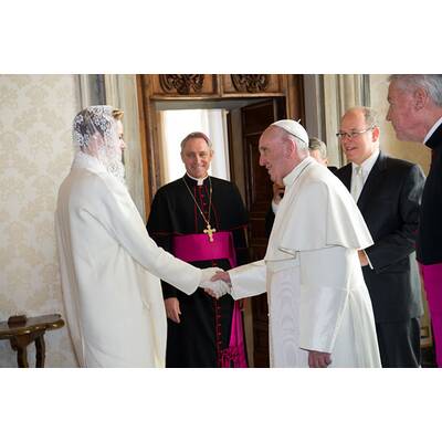 Fürstin Charlène & Albert treffen Papst Franziskus