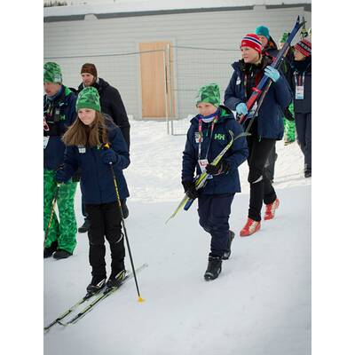 Norwegen-Royals vergnügen sich beim Skifahren in Lillehammer